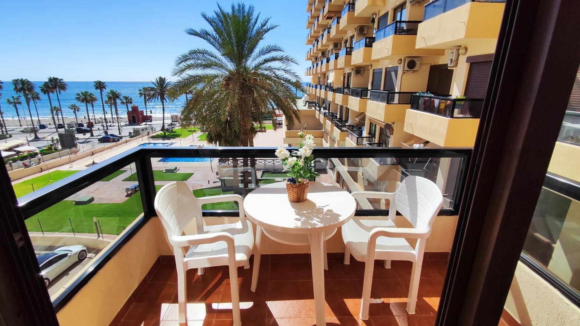 Aloha Playa Apartment With Ocean Views And Pools Benalmadena Ngoại thất bức ảnh